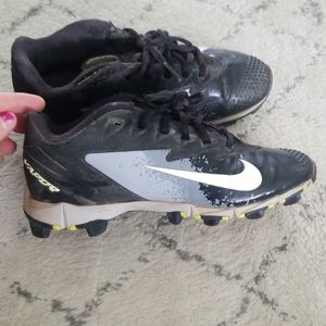 Boys baseball cleats